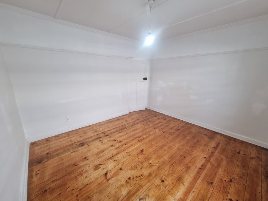 To Let 2 Bedroom Property for Rent in Lansdowne Western Cape
